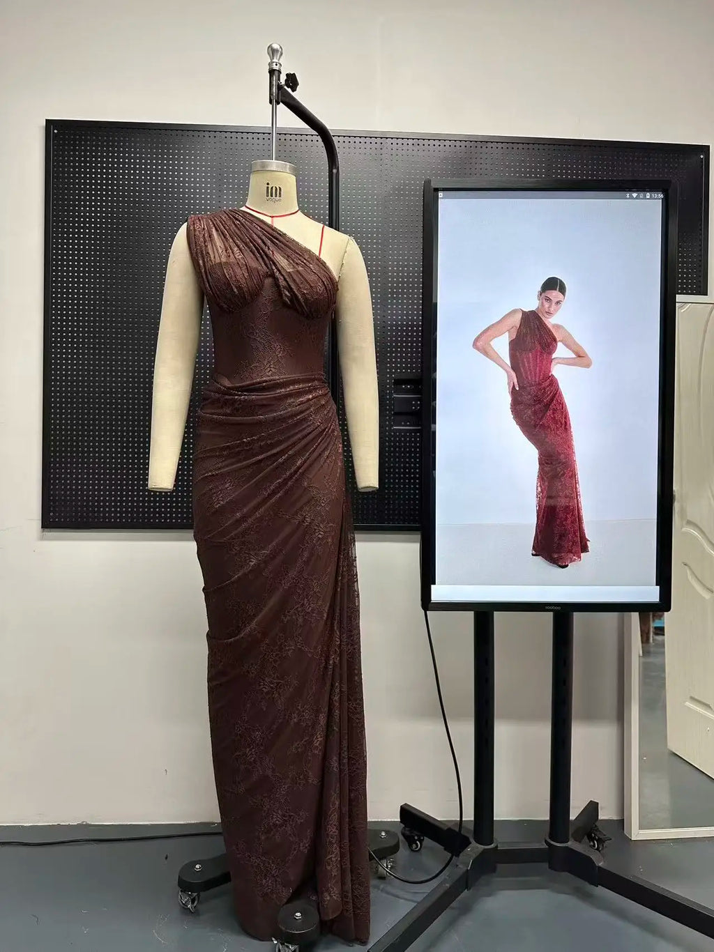 ELENI VINTAGE BROWN ONE SHOULDER LACE MAXI DRESS