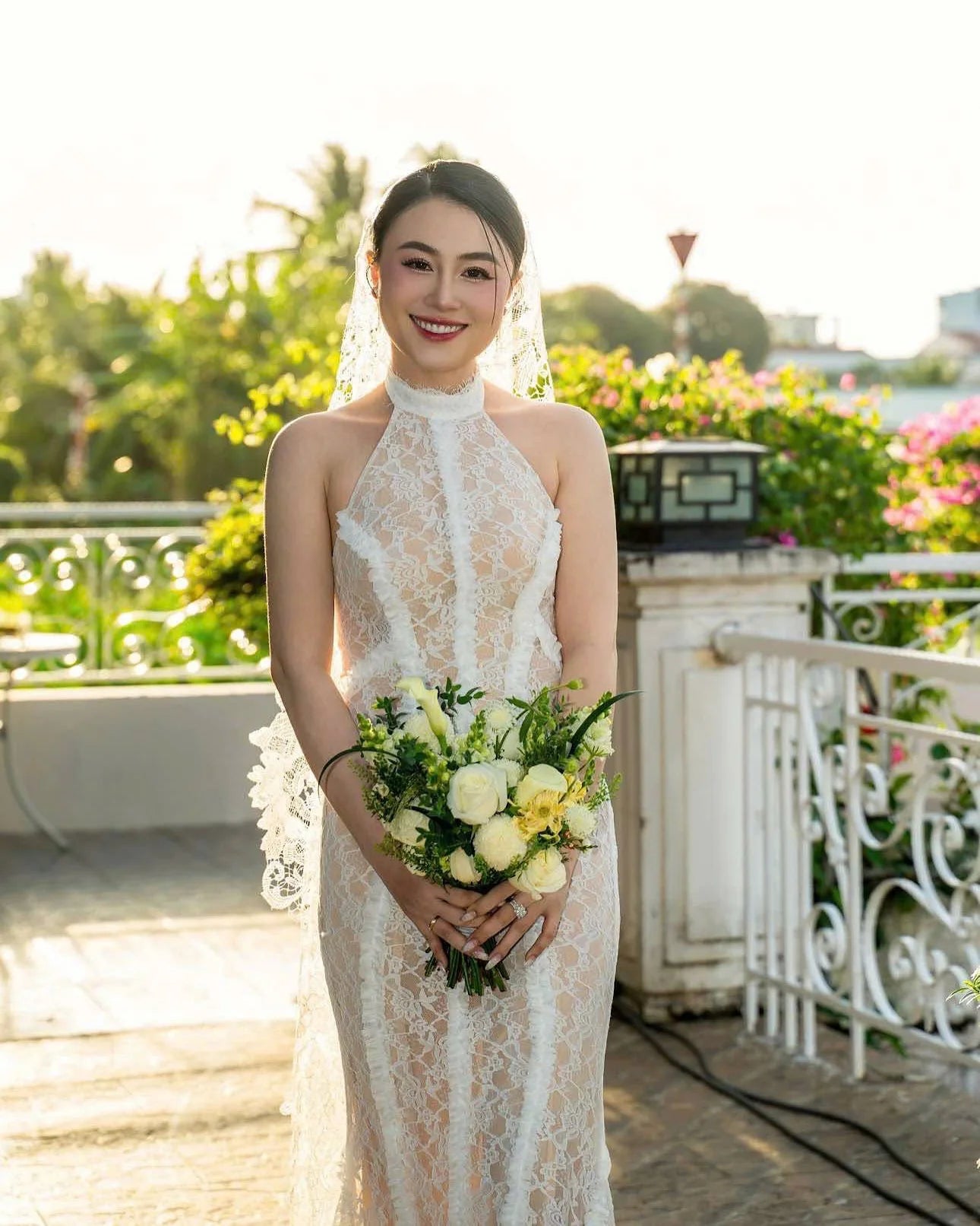 SHANTA WHITE LACE HALTER DRESS