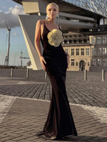 Cargar imagen en el visor de la galería, KAREN BLACK VELVET V NECK DRESS

