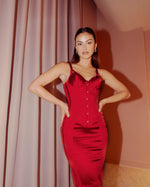 Charger l&#39;image dans la galerie, LAOLAISE RED KNEE LENGTH DRESS
